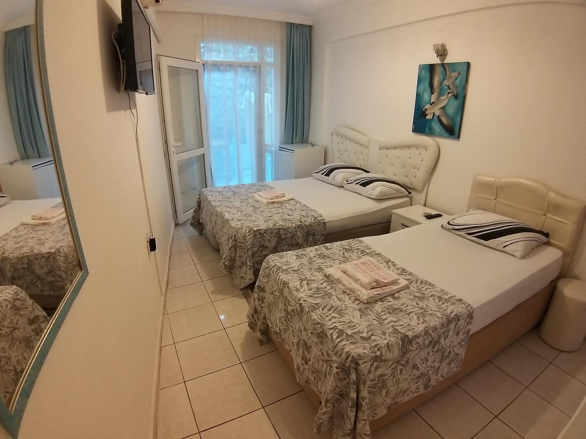 Beyaz Apart Pansiyon Cesme Bagian luar foto