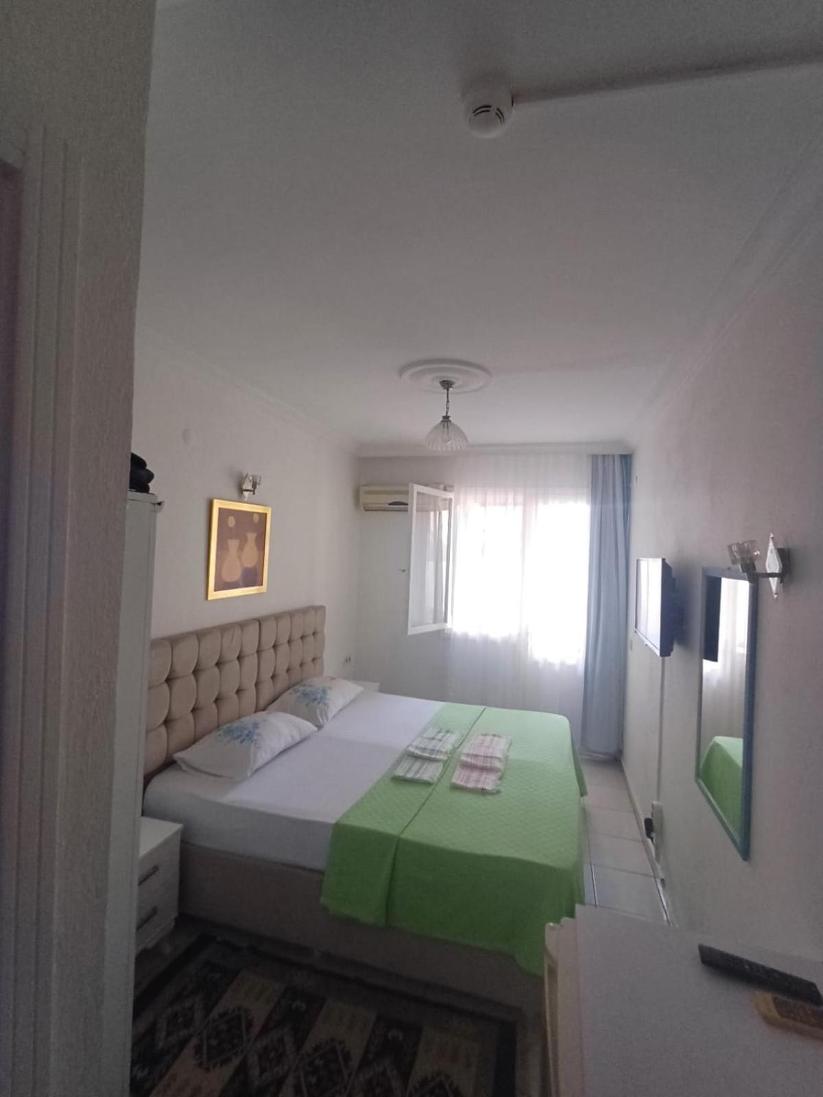 Beyaz Apart Pansiyon Cesme Bagian luar foto